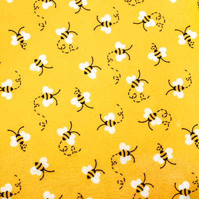 Feltro Estampado Santa Fé Coleção Colméia Abelhinha com Fundo Amarelo 50 x 70 cm - Ref. 6080.019