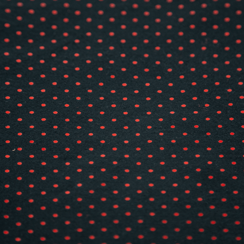 Feltro Estampado Laminado Santa Fé Coleção Alegria Poá Vermelho com Fundo Preto 45 x 45 cm - Ref. 50000068