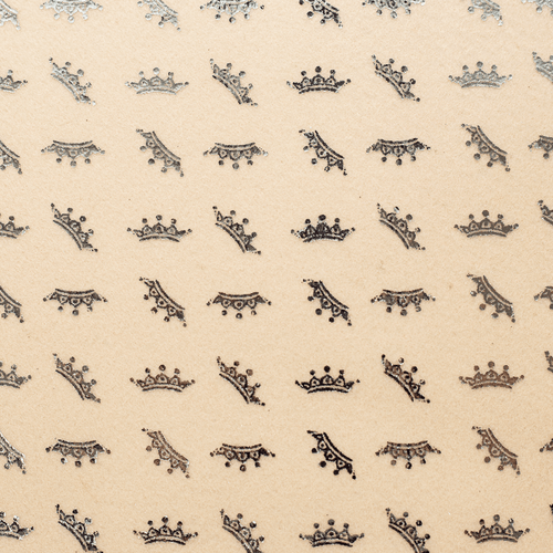 Feltro Estampado Laminado Santa Fé Coleção Alegria Coroa Prata com Fundo Nude 45 x 45 cm - Ref. 50000038